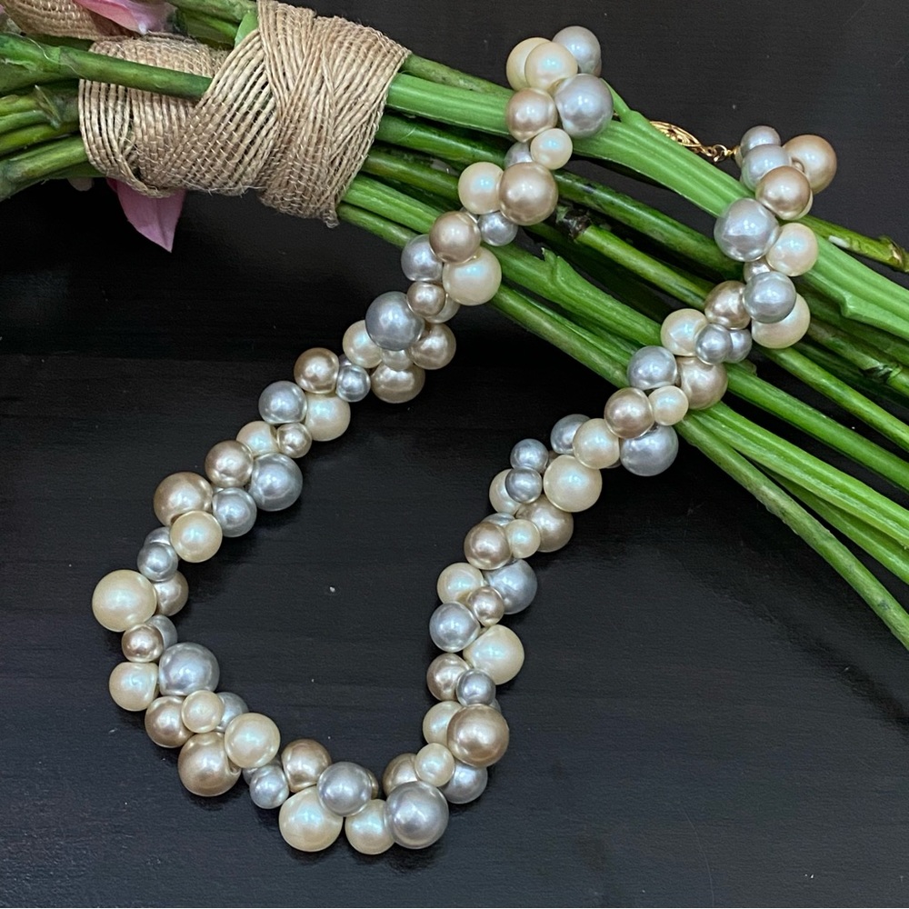Vintage NAPIER Tricolor Gray Beige Ivory Bubble Cluster Faux Pearl Necklace